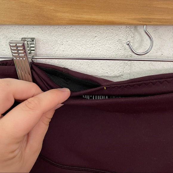 VICTORIA’S SECRET Victoria Sport Maroon & Gold Knockout Tight Leggings - Picture 8 of 10